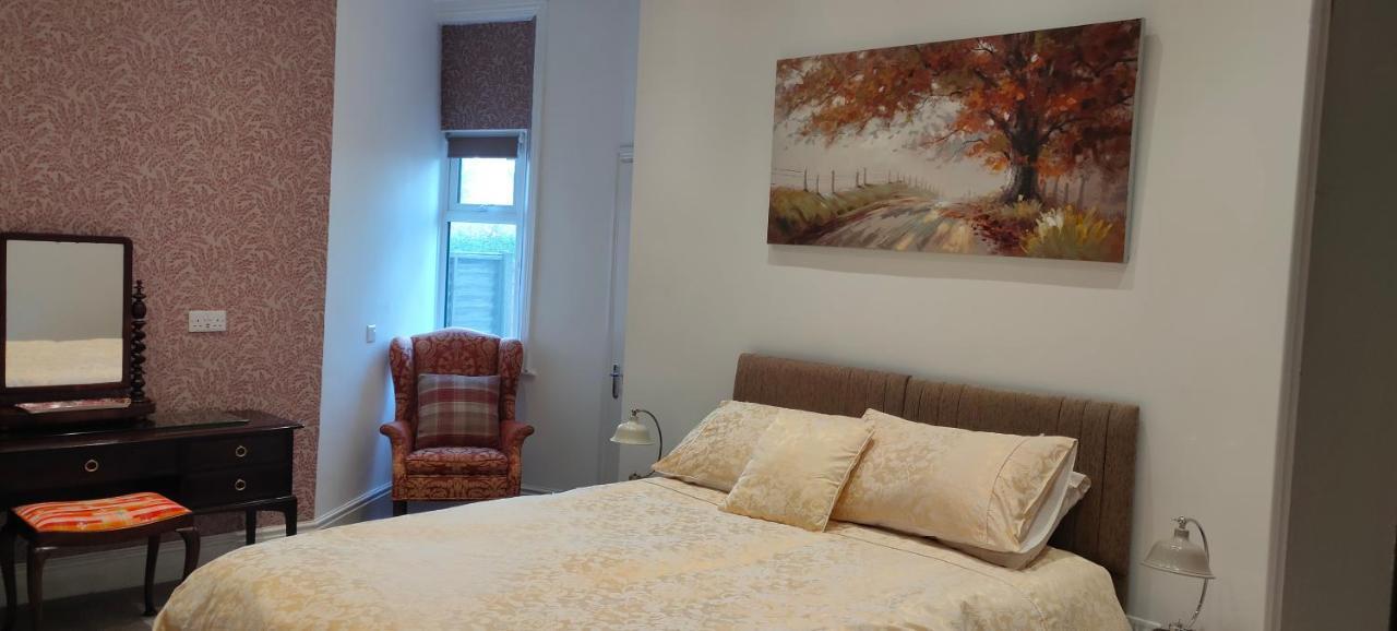 Fishtail House - Stylish Apartments Minutes From The Sea ฮอร์นซี ภายนอก รูปภาพ