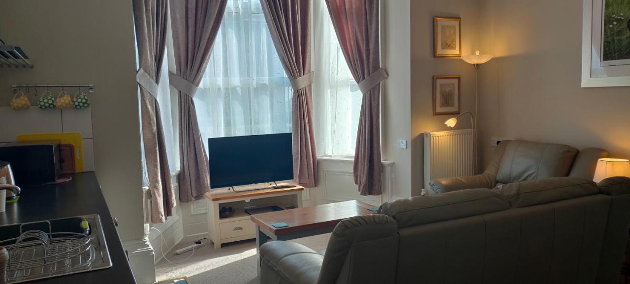 Fishtail House - Stylish Apartments Minutes From The Sea ฮอร์นซี ภายนอก รูปภาพ